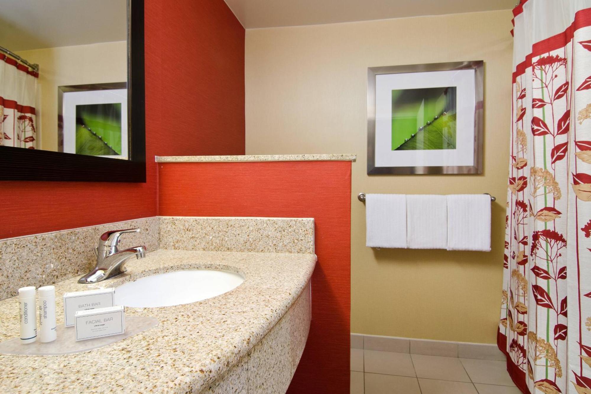 Hotel Courtyard By Marriott Downtown At Uab 3*