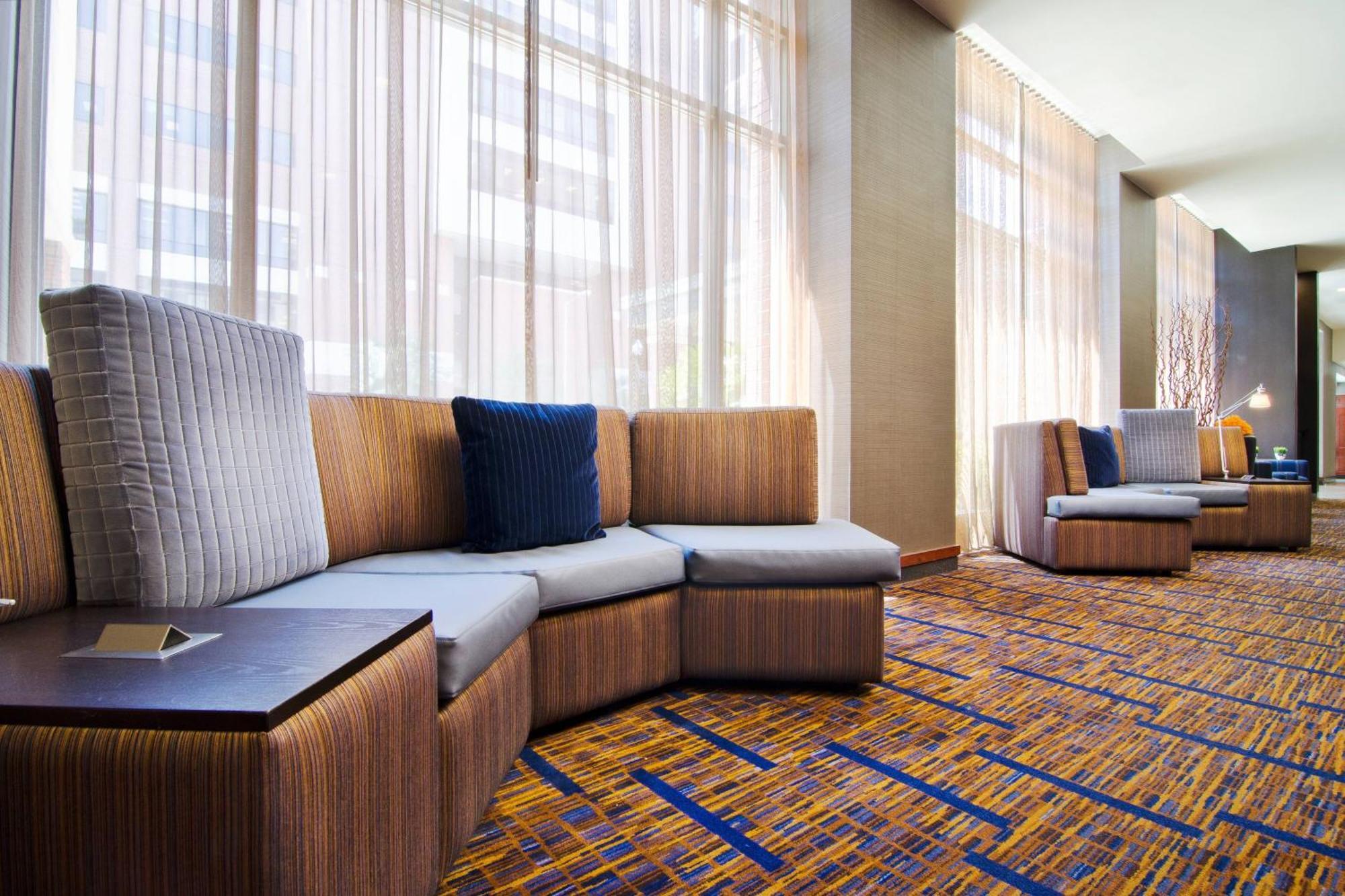 Courtyard By Marriott Downtown At Uab 3*