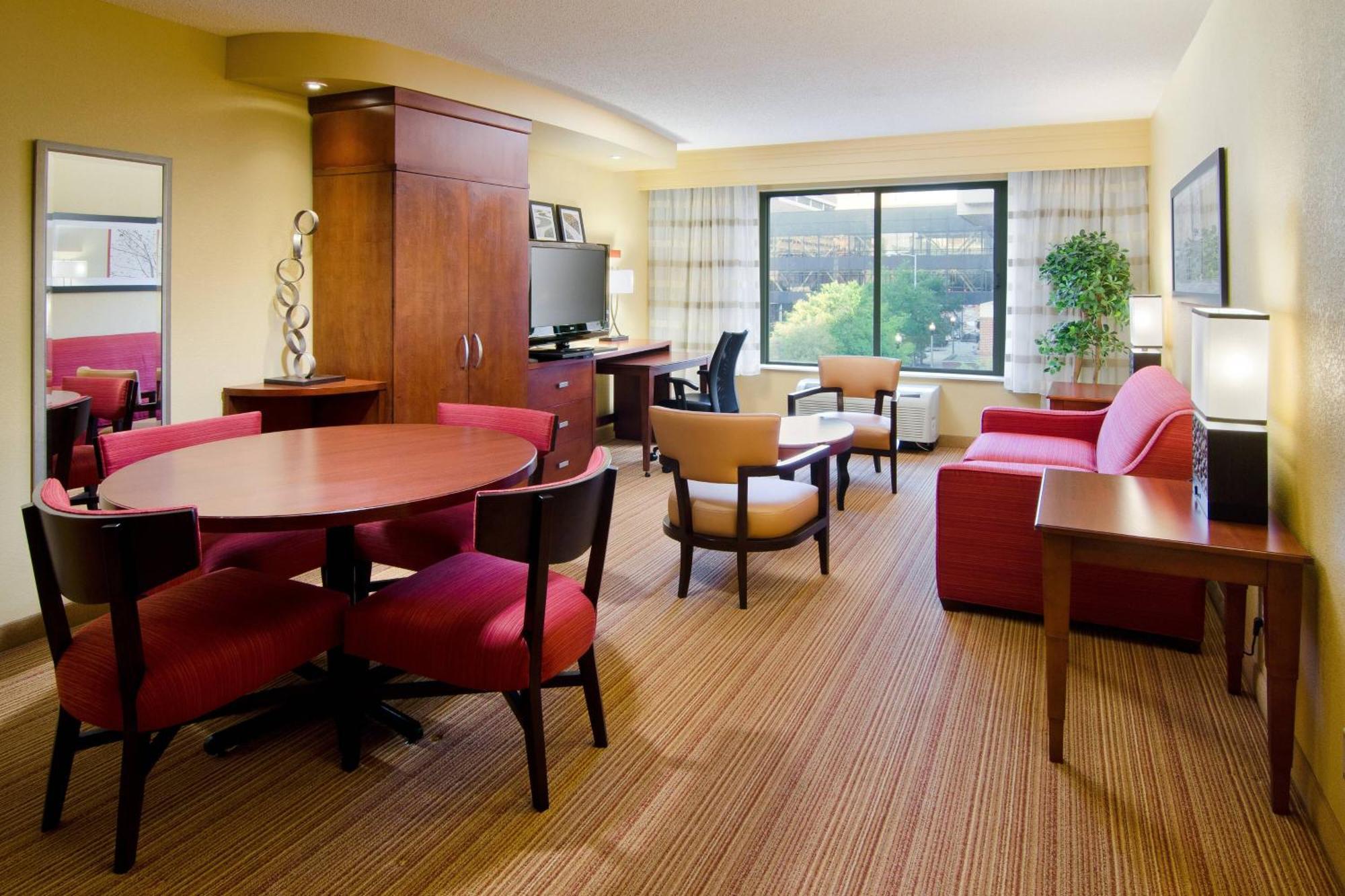 Hotel Courtyard By Marriott Downtown At Uab Birmingham