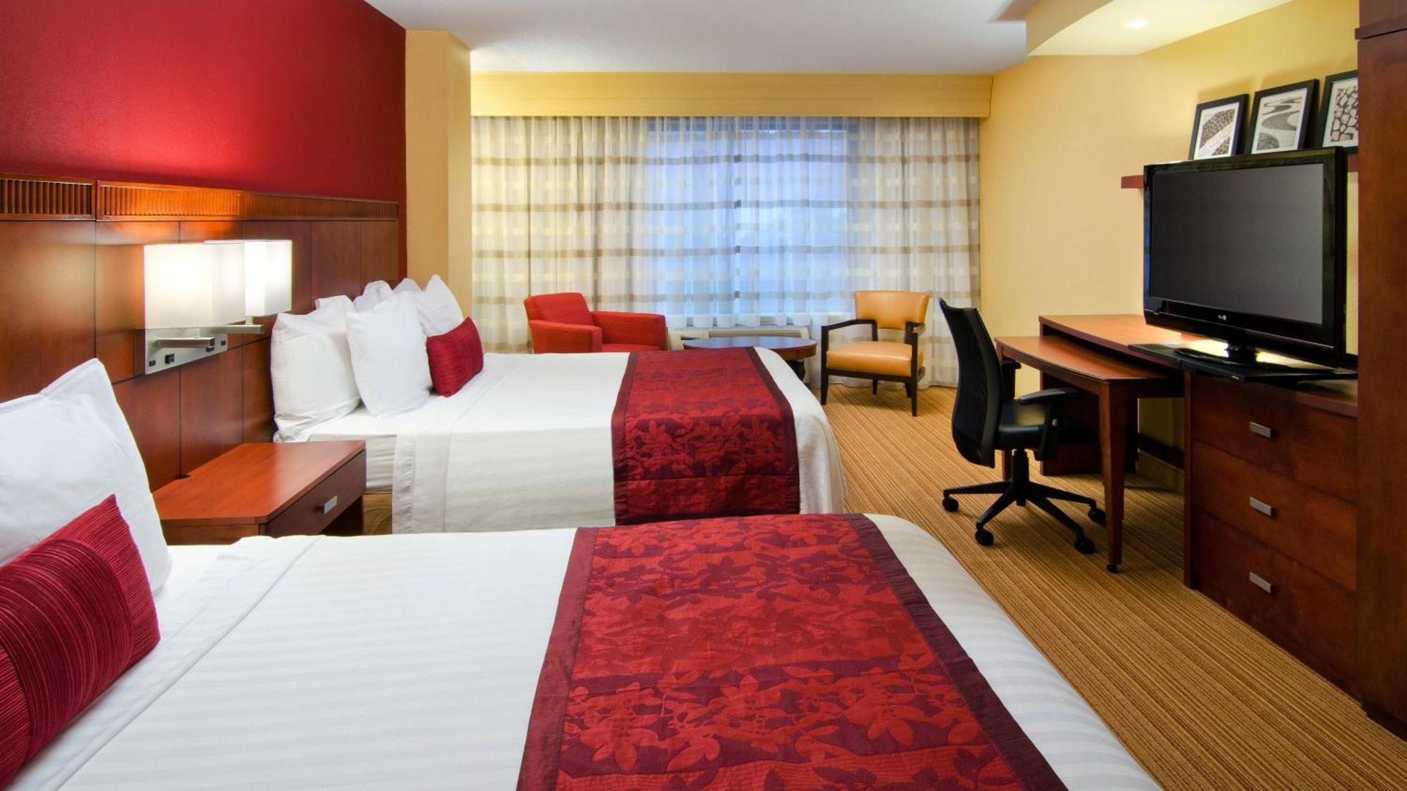 Hotel Courtyard By Marriott Downtown At Uab 3*